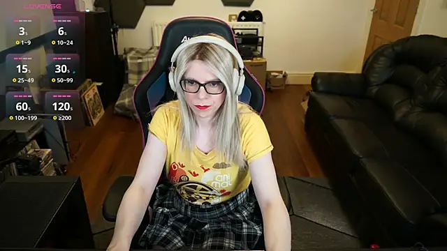Snapshot of KelseyCobalt chatting on May 18, 2026, 7:52 pm KelseyCobalt online show from May 18, 2026, 7:52 pm