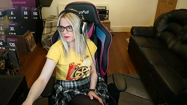 Snapshot of KelseyCobalt chatting on May 20, 2026, 7:42 pm KelseyCobalt online show from May 20, 2026, 7:42 pm