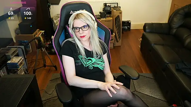 Snapshot of KelseyCobalt chatting on June 4, 2026, 8:48 pm KelseyCobalt online show from June 4, 2026, 8:48 pm