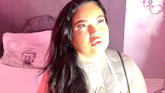 Snapshot of _MelinaCurves_ chatting on February 21, 2025, 9:22 pm MelinaCurves online show from February 21, 2025, 9:22 pm
