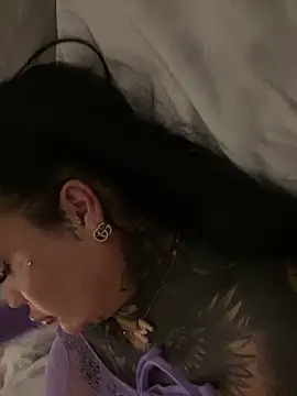  MelinaCurves  online show from January 6, 2026, 10:23 pm