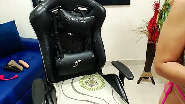 Tamara Luaren online show from March 12, 2026, 4:46 pm