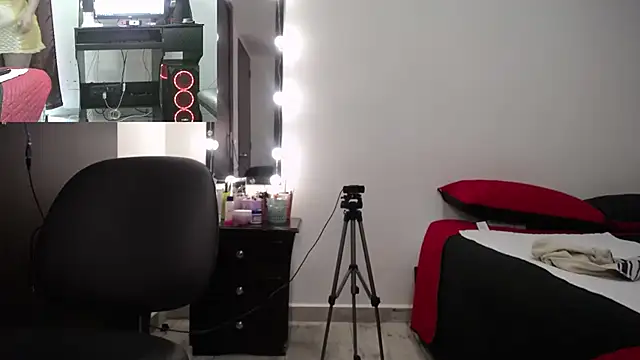 zoe hotxxx online show from March 1, 2025, 5:05 pm