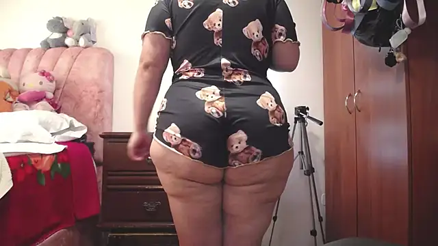 zoe hotxxx online show from May 26, 2026, 2:46 pm