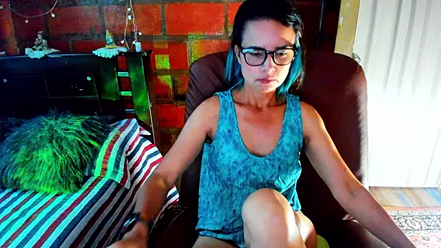 BrianaGarner online show from March 25, 2026, 7:53 pm