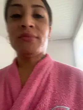 Snapshot of Afroditahott chatting on October 6, 2025, 7:11 pm Afroditahott online show from October 6, 2025, 7:11 pm