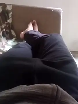 Snapshot of garoto1997 chatting on October 31, 2025, 4:52 pm garoto1997 online show from October 31, 2025, 4:52 pm