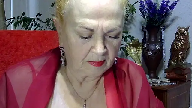 Emma52610 online show from March 16, 2025, 5:47 am