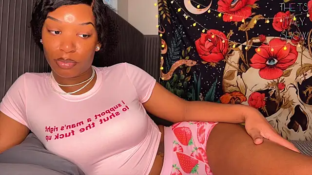 Snapshot of ItalyNayoir chatting on January 3, 2025, 8:43 pm ItalyNayoir online show from January 3, 2025, 8:43 pm