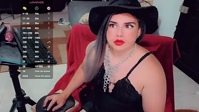 Snapshot of camyl93 chatting on April 27, 2026, 10:19 pm camyl93 online show from April 27, 2026, 10:19 pm