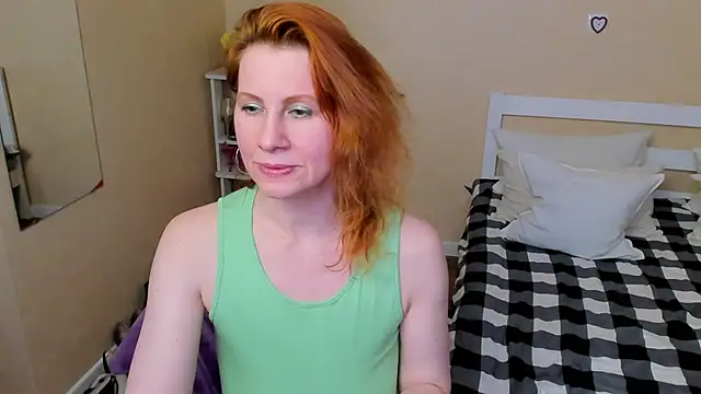 FoxySophia online show from November 17, 2025, 7:36 am