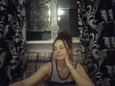 LindaStarS online show from March 17, 2025, 5:38 pm