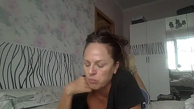 LindaStarS online show from October 2, 2025, 11:28 am