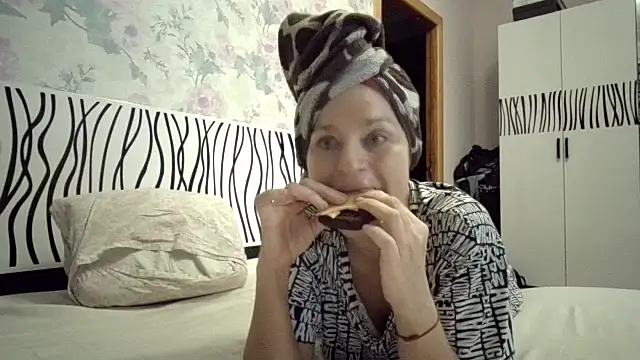 LindaStarS online show from January 9, 2026, 5:37 pm