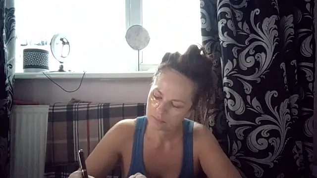 LindaStarS online show from February 11, 2026, 5:34 am