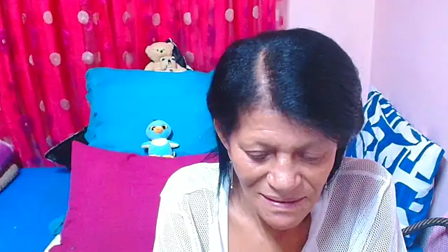 SLUTTYROXY online show from April 18, 2026, 7:07 pm