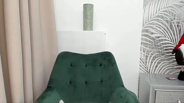 Snapshot of channel_3 chatting on December 9, 2024, 7:39 pm channel 3 online show from December 9, 2024, 7:39 pm