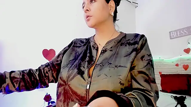 Snapshot of lilahSweet chatting on February 15, 2025, 2:55 pm lilahSweet online show from February 15, 2025, 2:55 pm