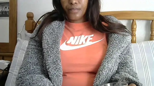Snapshot of blackslut4u chatting on May 30, 2026, 10:34 am blackslut4u online show from May 30, 2026, 10:34 am