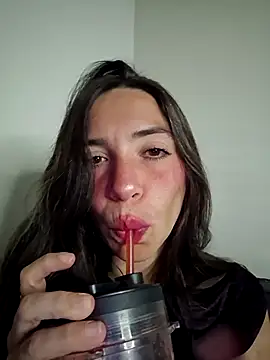 loveuu-bae online show from December 3, 2025, 12:29 am