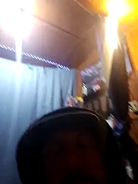 Snapshot of UncutHammer69 chatting on February 25, 2026, 4:44 am UncutHammer69 online show from February 25, 2026, 4:44 am