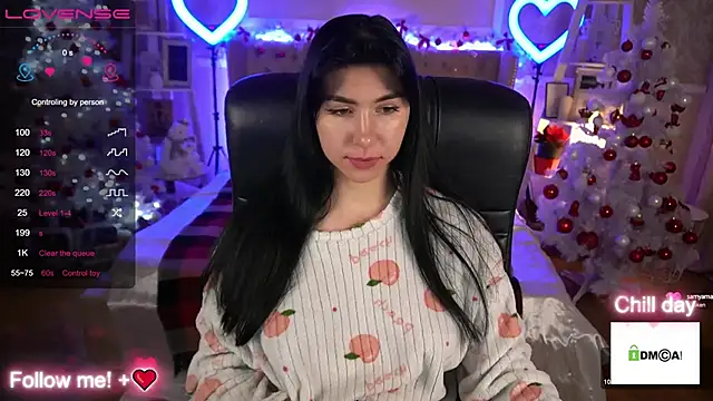 Snapshot of EmilyCandyy chatting on December 17, 2024, 10:34 am EmilyCandyy online show from December 17, 2024, 10:34 am