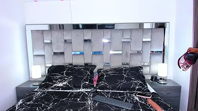 Cammiila online show from September 11, 2025, 10:15 am