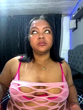 yanza2002 online show from November 24, 2025, 11:26 pm