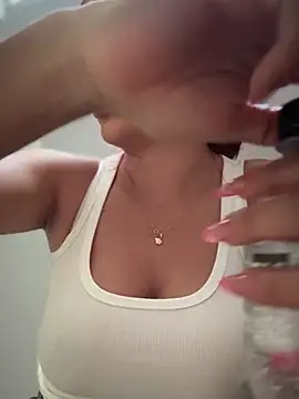 LINDA PATTY94 online show from January 22, 2025, 10:15 pm