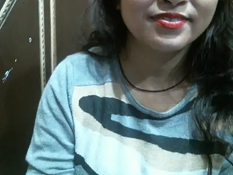 Snapshot of UrsMansi chatting on December 3, 2024, 4:25 am UrsMansi online show from December 3, 2024, 4:25 am