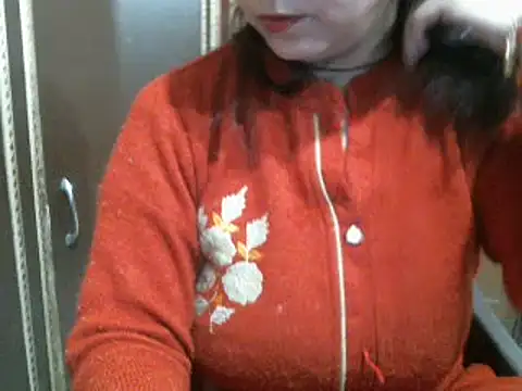 Snapshot of UrsMansi chatting on December 20, 2024, 4:53 am UrsMansi online show from December 20, 2024, 4:53 am