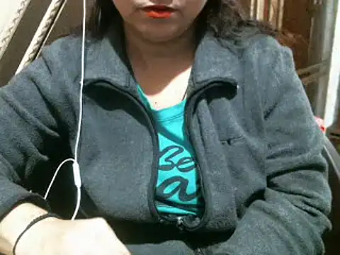 Snapshot of UrsMansi chatting on January 8, 2025, 5:27 am UrsMansi online show from January 8, 2025, 5:27 am