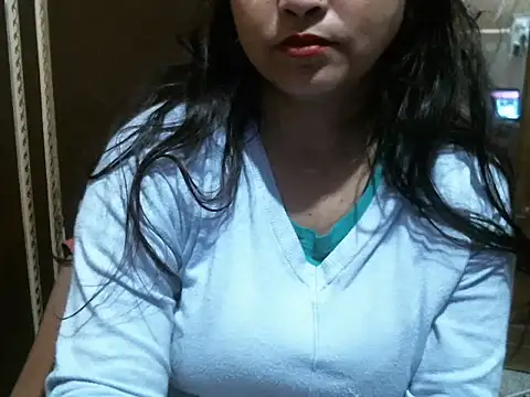 Snapshot of UrsMansi chatting on February 6, 2025, 5:35 am UrsMansi online show from February 6, 2025, 5:35 am