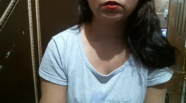 Snapshot of UrsMansi chatting on February 14, 2025, 4:26 am UrsMansi online show from February 14, 2025, 4:26 am