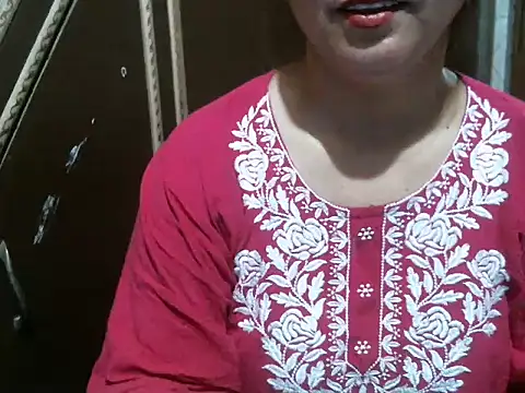 Snapshot of UrsMansi chatting on September 25, 2025, 6:17 am UrsMansi online show from September 25, 2025, 6:17 am