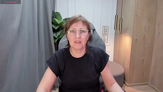 Snapshot of Paris_Cherry chatting on February 23, 2025, 4:46 pm Paris Cherry online show from February 23, 2025, 4:46 pm