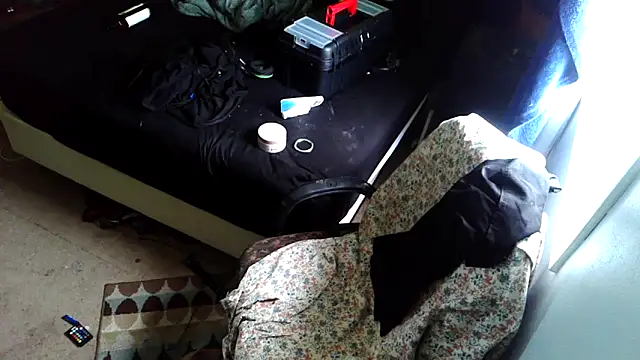 EdgarAlenPole online show from December 3, 2025, 3:21 pm