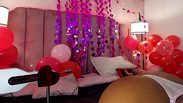 Snapshot of HallyBans chatting on February 16, 2025, 12:21 pm HallyBans online show from February 16, 2025, 12:21 pm