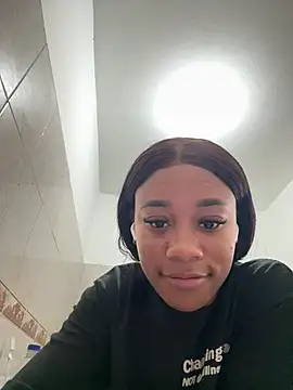 Snapshot of HallyBans chatting on February 25, 2026, 4:05 pm HallyBans online show from February 25, 2026, 4:05 pm