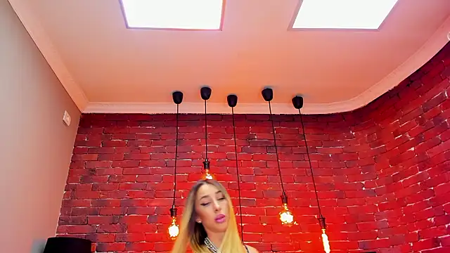 ChristynaRoss online show from March 4, 2026, 8:26 pm