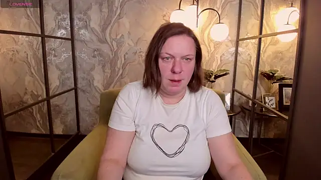 Snapshot of KellyPerfection chatting on February 24, 2025, 1:21 pm KellyPerfection online show from February 24, 2025, 1:21 pm
