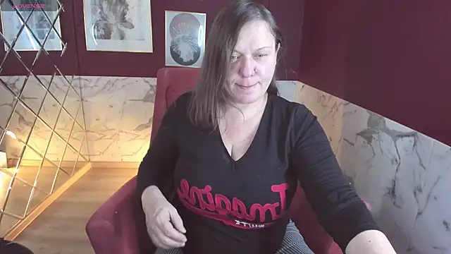 Snapshot of KellyPerfection chatting on November 15, 2025, 5:27 am KellyPerfection online show from November 15, 2025, 5:27 am