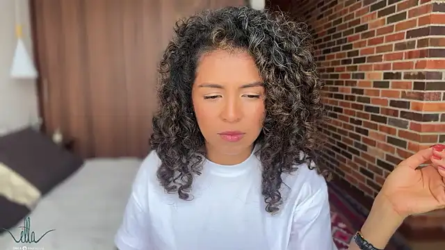 illaroom online show from December 5, 2024, 8:33 pm