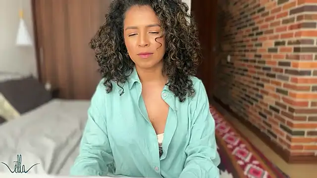 illaroom online show from December 6, 2024, 3:33 pm