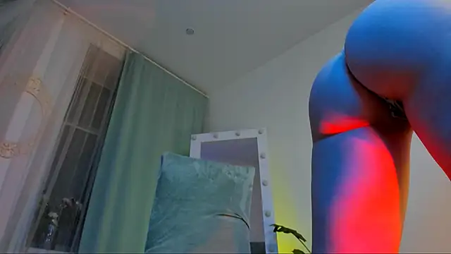 LilianKroft online show from December 13, 2024, 11:45 am