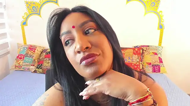 LadyNahir online show from October 25, 2025, 8:36 pm