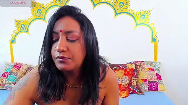 Snapshot of LadyNahir chatting on June 26, 2026, 12:59 am LadyNahir online show from June 26, 2026, 12:59 am
