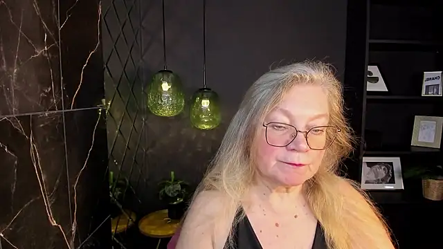 NataliMellow online show from January 18, 2026, 1:04 pm