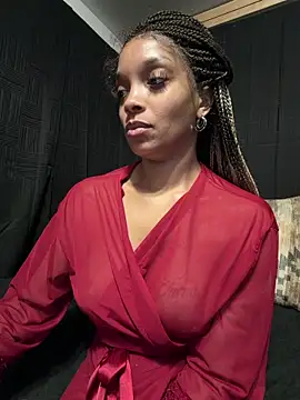 Snapshot of Rakiyahcharms chatting on May 13, 2026, 9:28 am Rakiyahcharms online show from May 13, 2026, 9:28 am