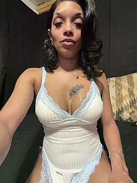 Snapshot of Rakiyahcharms chatting on May 30, 2026, 9:28 am Rakiyahcharms online show from May 30, 2026, 9:28 am
